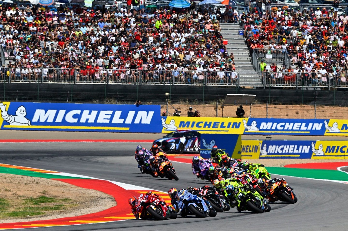 pole aragon Bezzecchi Raih Pole Aragon, Marc Márquez dan Alex Márquez Isi… pole aragon - ilustrasi berita Bezzecchi Raih Pole Aragon, Marc Márquez dan Alex Márquez Isi Barisan Depan