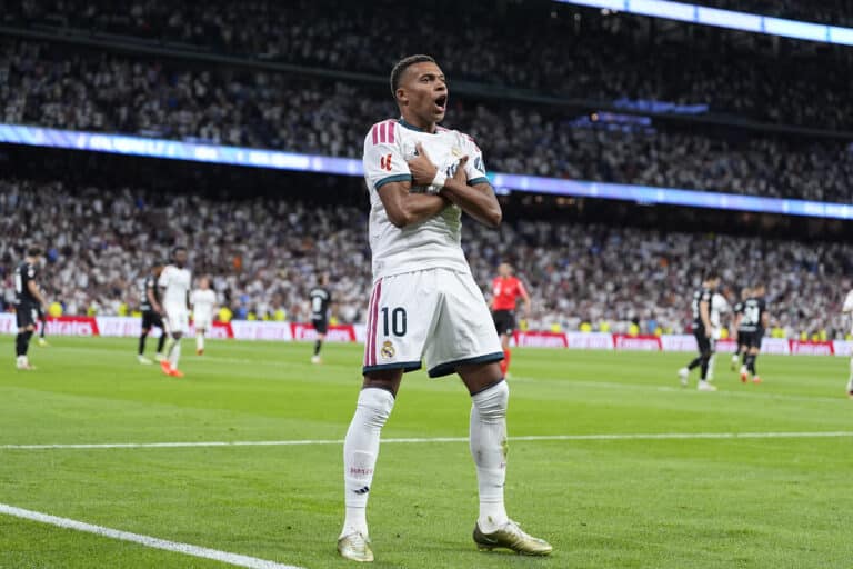 Mbappé dan Bellingham Bersinar pada Kemenangan Real Madrid di Bernabéu — Mbapp Dan Bellingham