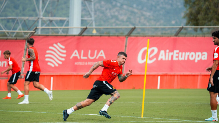 Alberto Moreno siap, berpeluang masuk skuat Mallorca hadapi Real Sociedad B