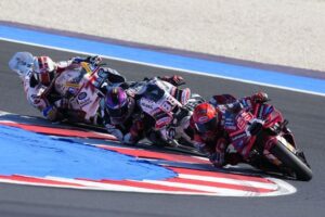 dominasi spanyol motogp - ilustrasi berita Dominasi Spanyol MotoGP: Pembalap Italia Ungkap Perbedaan Signifikan