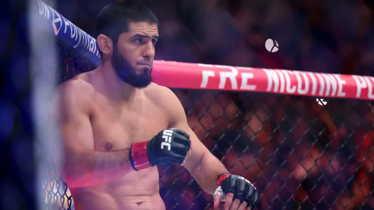 Islam Makhachev Tertarik Bertarung Tinju Lawan Conor McGregor