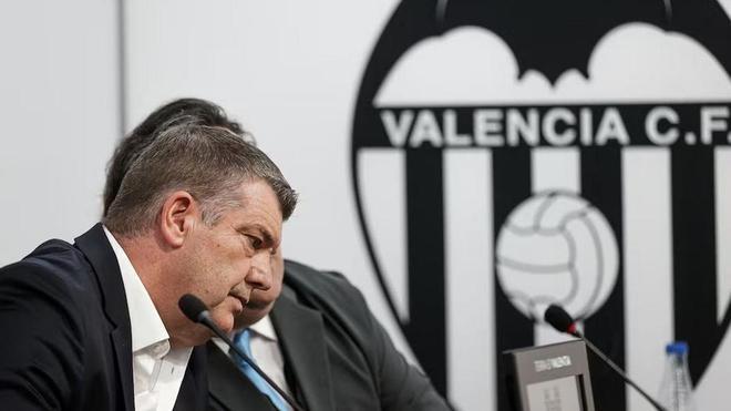 Ron Gourlay Didesak Beri Penjelasan soal Krisis Bursa dan Masa Depan Valencia