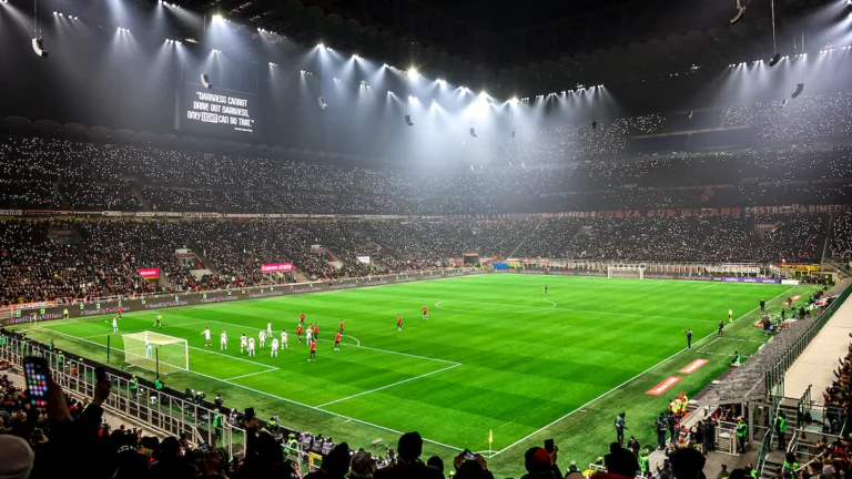sold out san siro - ilustrasi berita Sold Out San Siro: Laga Milan vs Lecce Menuju Penuh