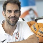 calder n cavaliers - ilustrasi berita José Manuel Calderón Melaju di NBA: Peran Baru sebagai Assistant GM Cavaliers —…