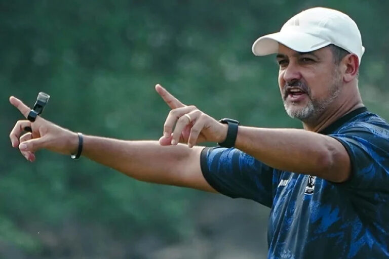 Marcos Santos Ingatkan Kekuatan Persija, Arema Siapkan Antisipasi untuk Laga di Bekasi