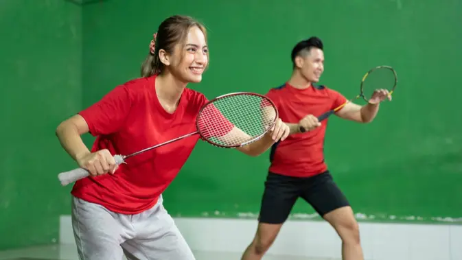 Perlengkapan Badminton yang Perlu Dipersiapkan sebelum Masuk Lapangan