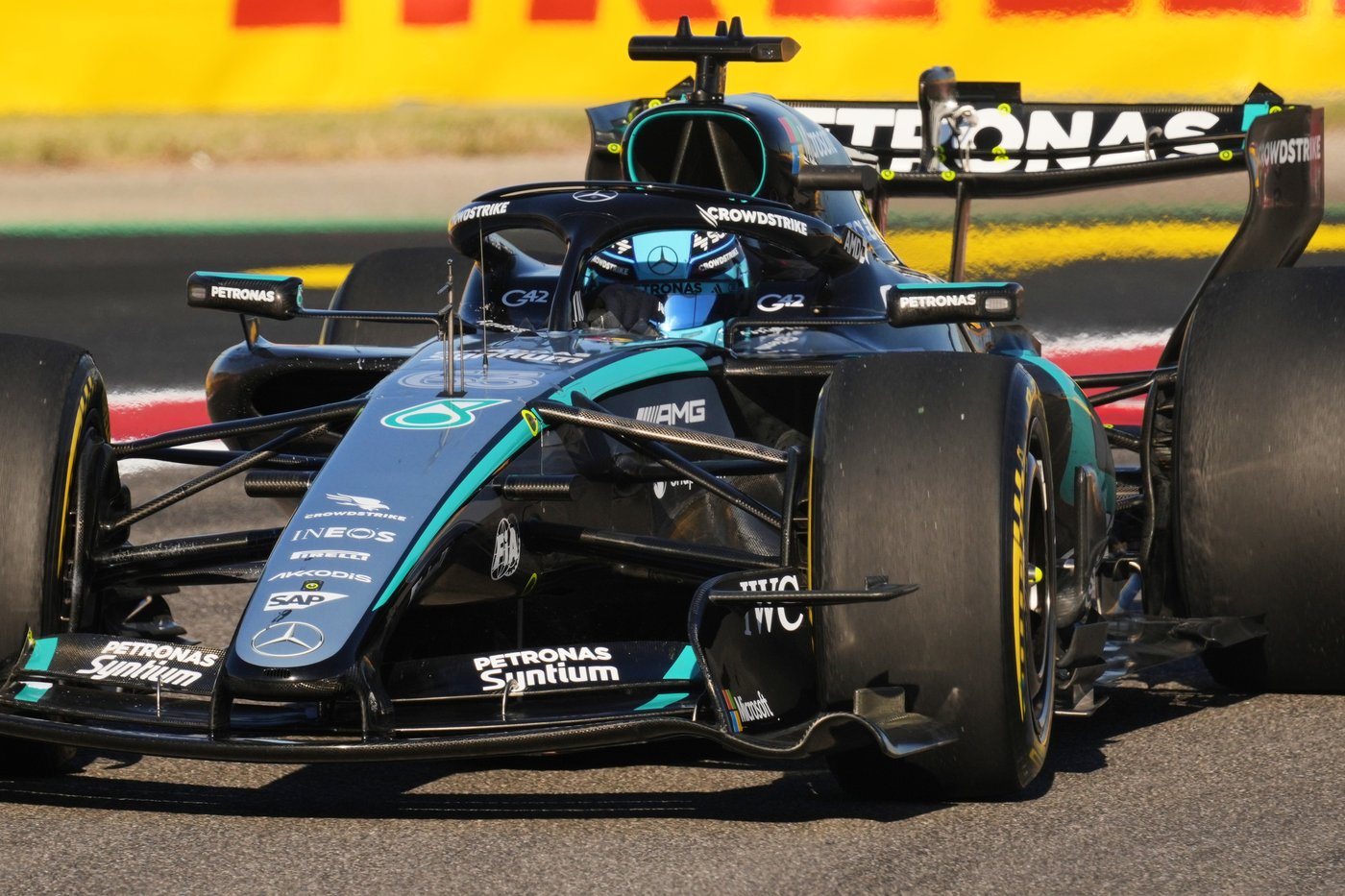 antonelli juara f1 - ilustrasi berita Russell Saksikan Antonelli Juara F1 yang Kian Dekat